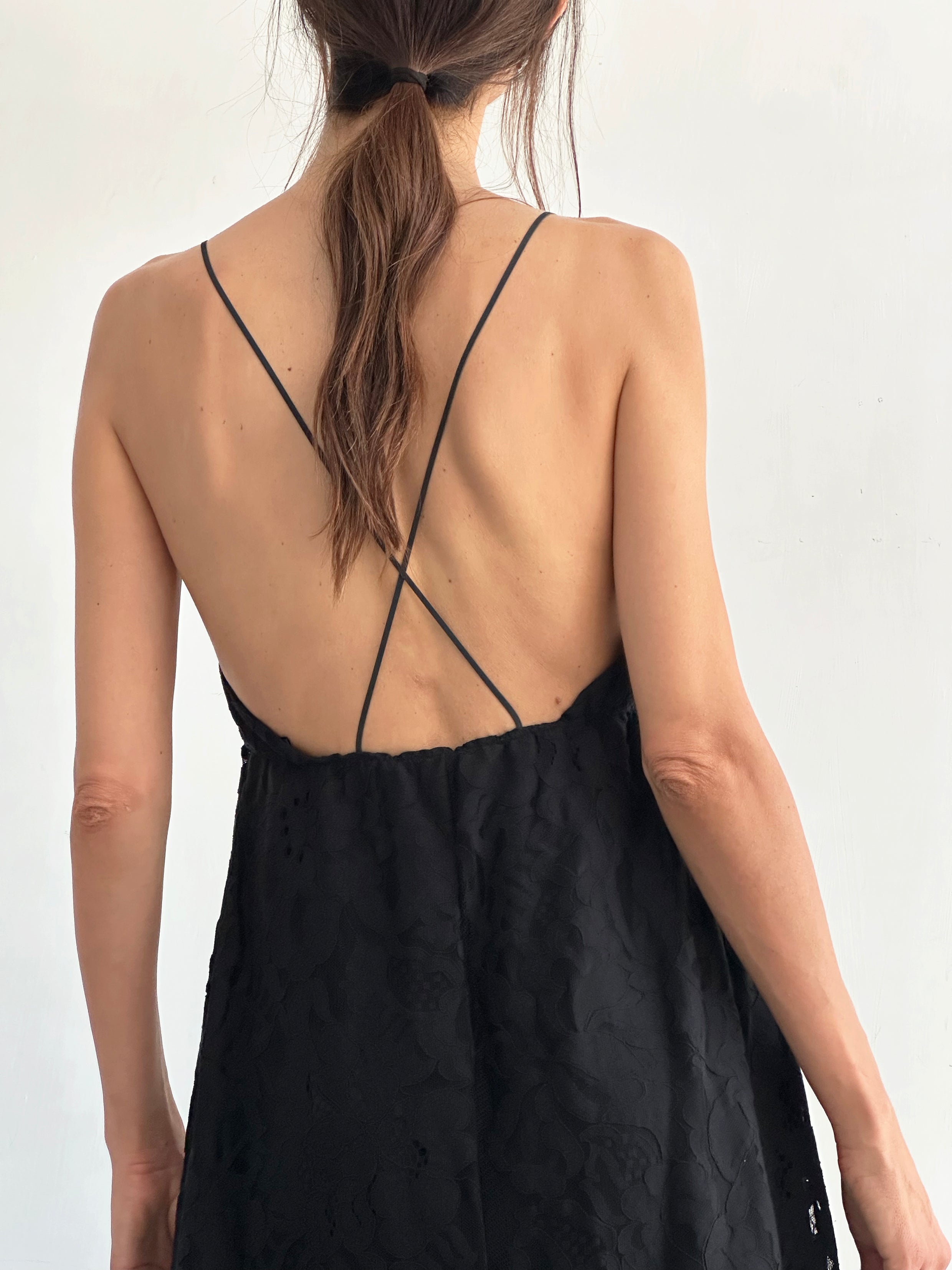 Brezza Abito Nero In Pizzo