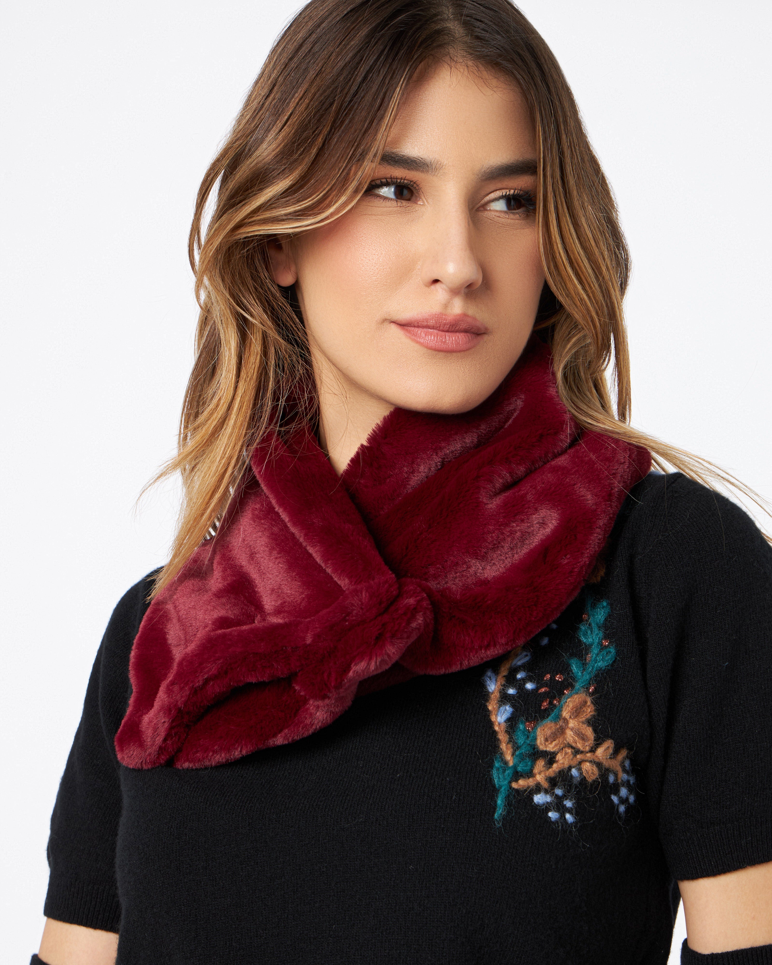 Rho collo furry bordeaux