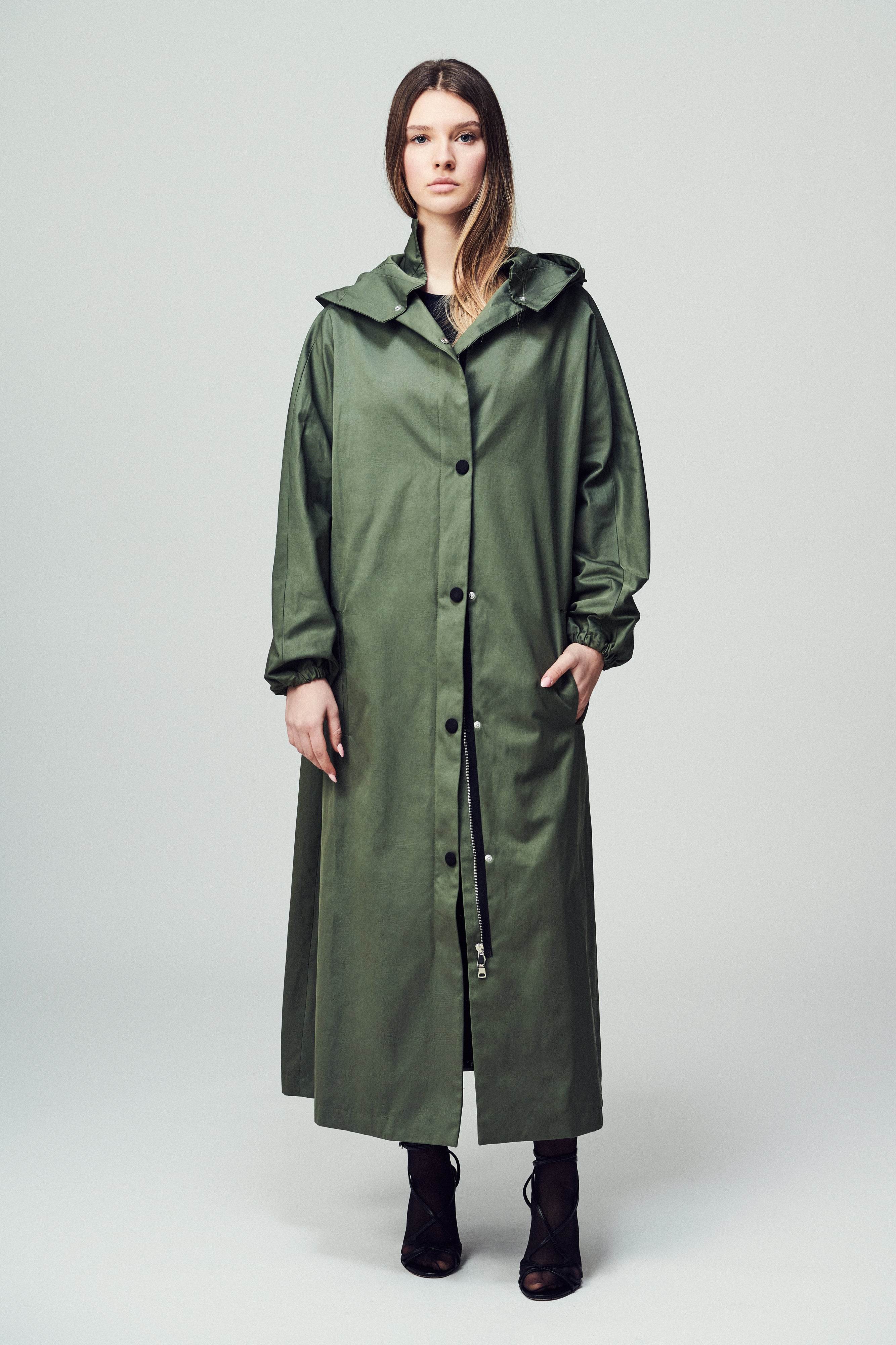 Trench lungo Incisa garbardine verde