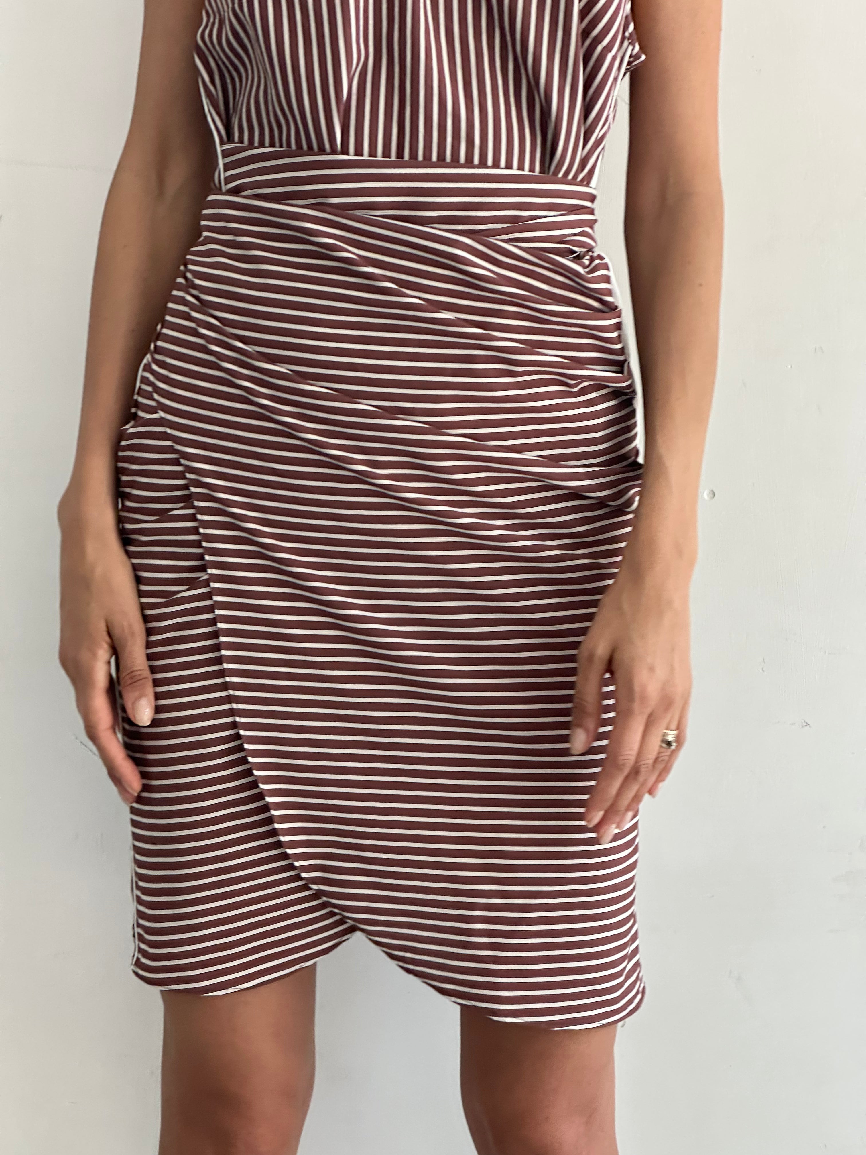 Ambra Abito Marrone A Righe