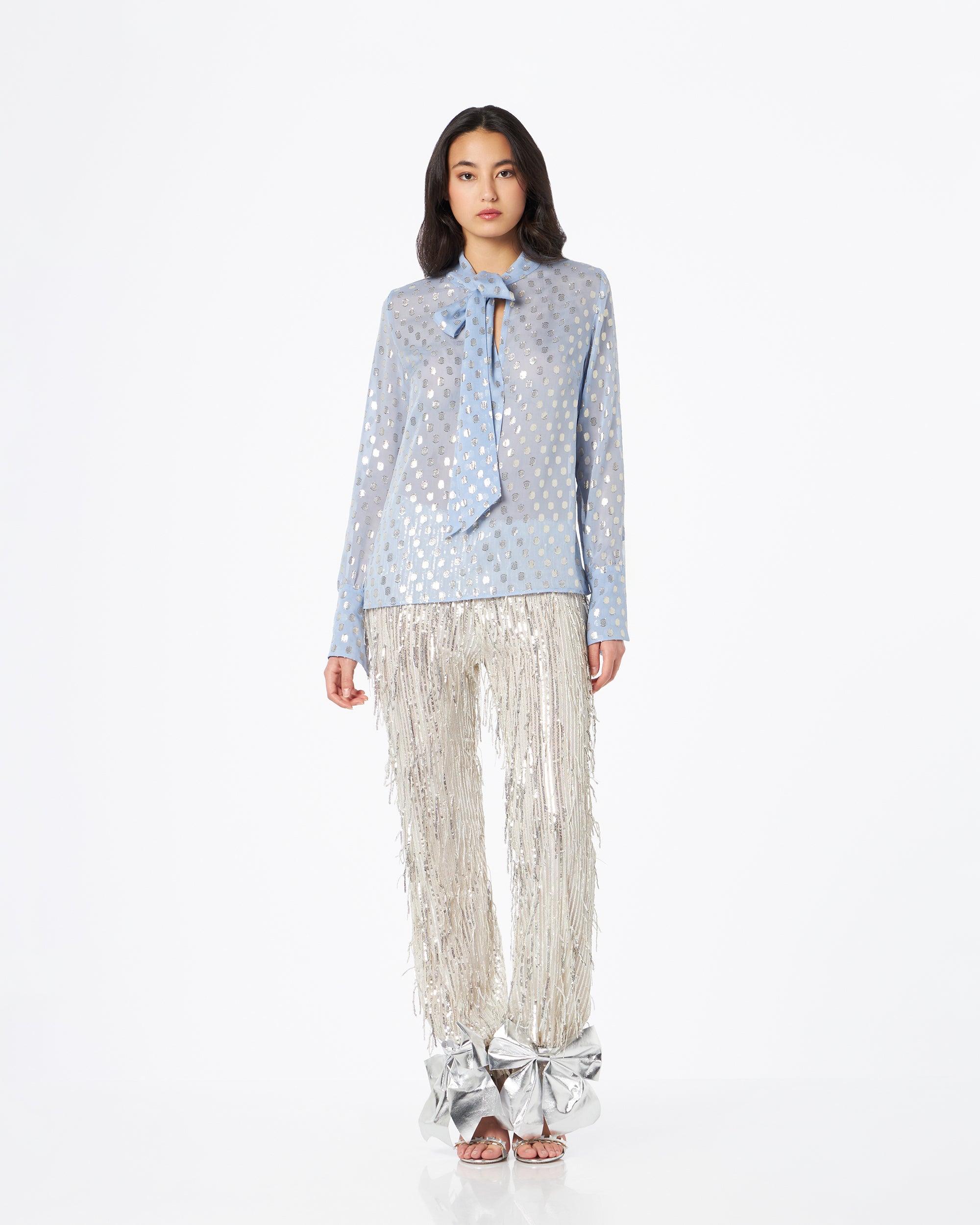 Loredana camicia in seta azzurra con pois oro