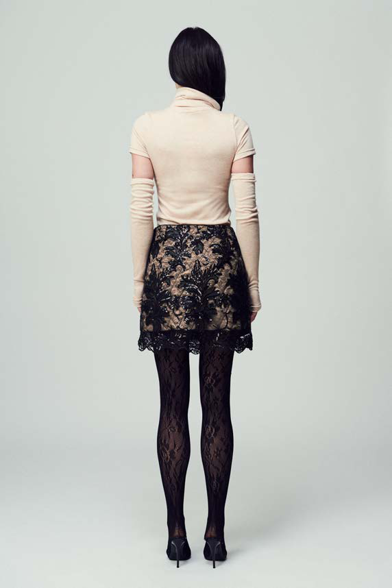 Gonna Giulia in paillettes e pizzo nero con base beige